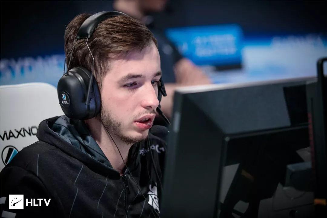 狙击手用什么刀(csgo狙击手的上限是谁/狙击手需要做什么)？