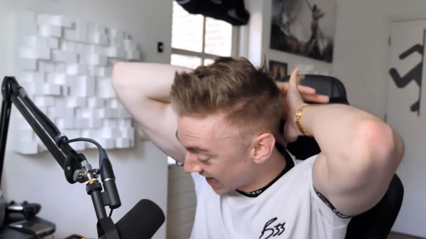 CSGO：10分钟亏了一套房？网友开箱运气太差，7万直接没了